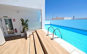 Apartamento nuevo en Planta Baja B con Piscina y Solarium
